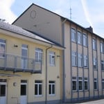 Schule Fassade und Putz Erneuerung (Bild 3) 